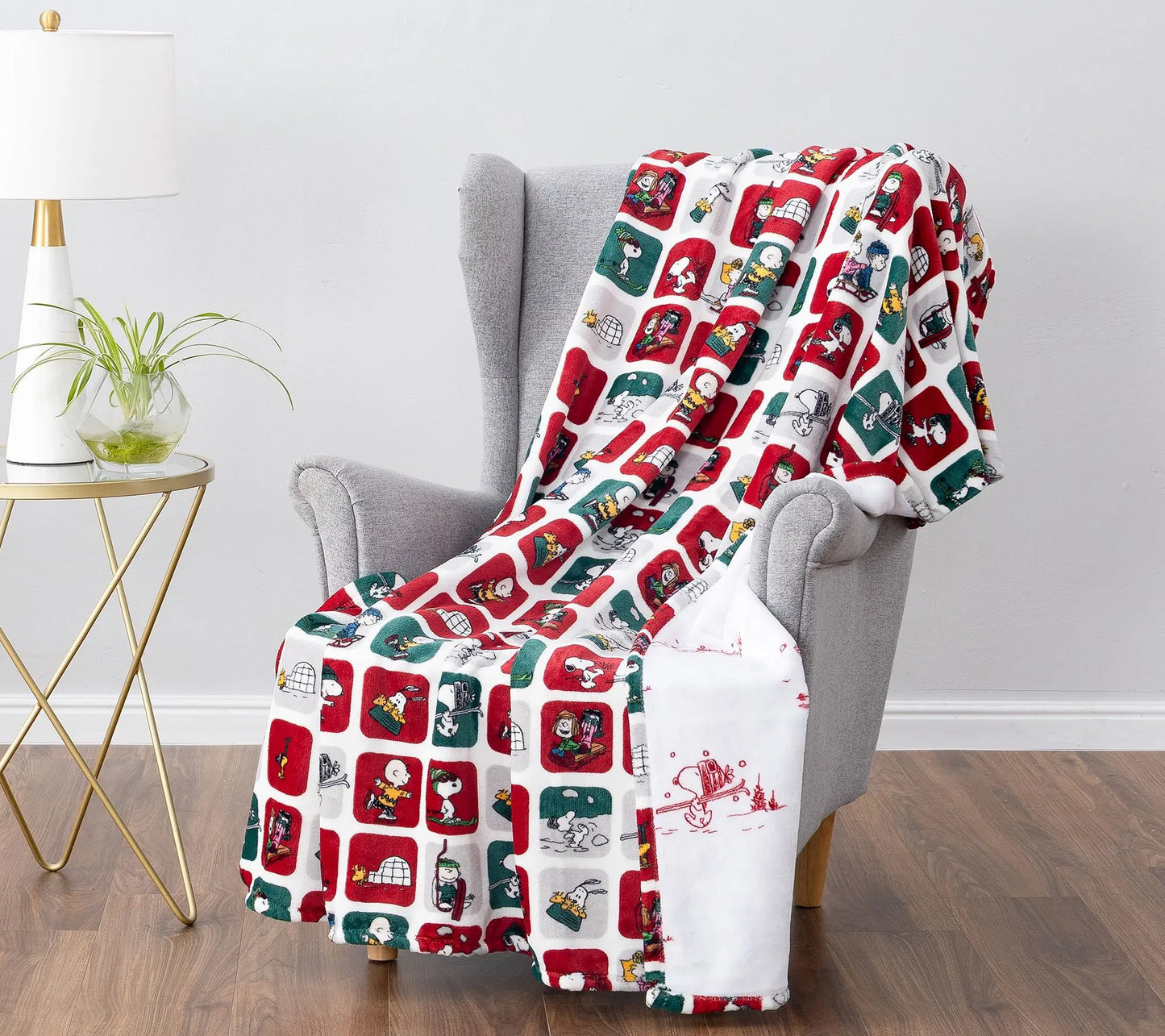 Peanuts Holiday Throw - Winter Activity