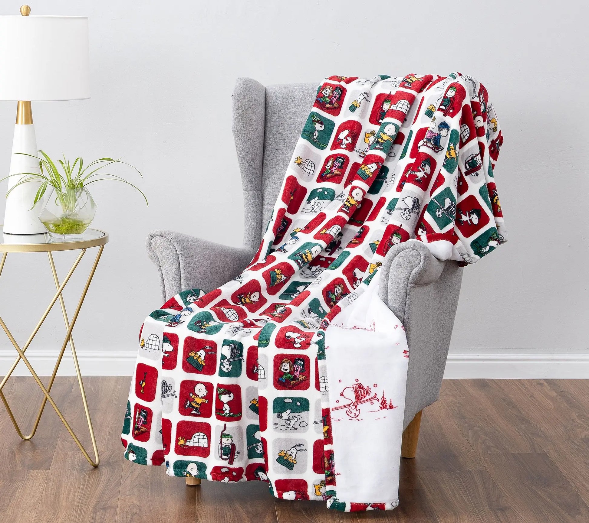 Peanuts Holiday Throw - Winter Activity