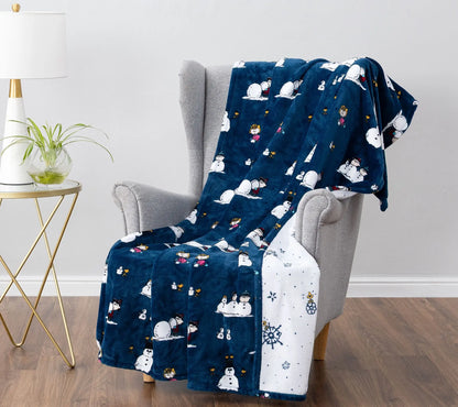 Peanuts Holiday Throw - Build a Snowman
