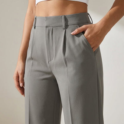 High waistband and side pocket detail