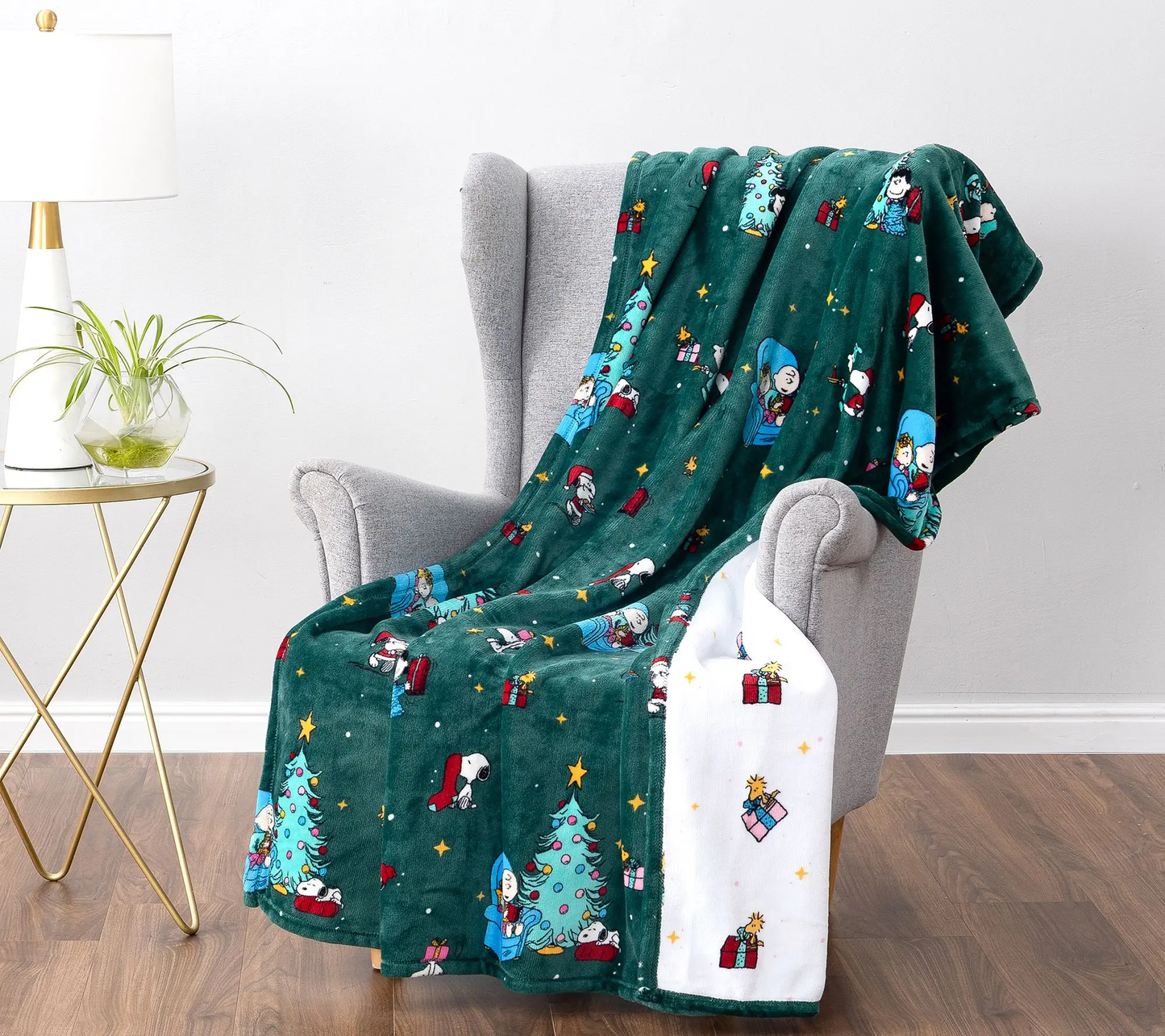 Peanuts Holiday Throw - Christmas Eve
