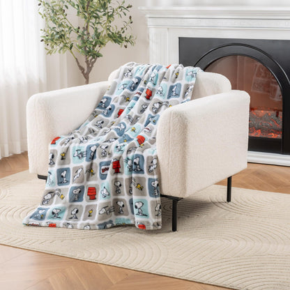 Peanuts Throw - Doghouse Tile