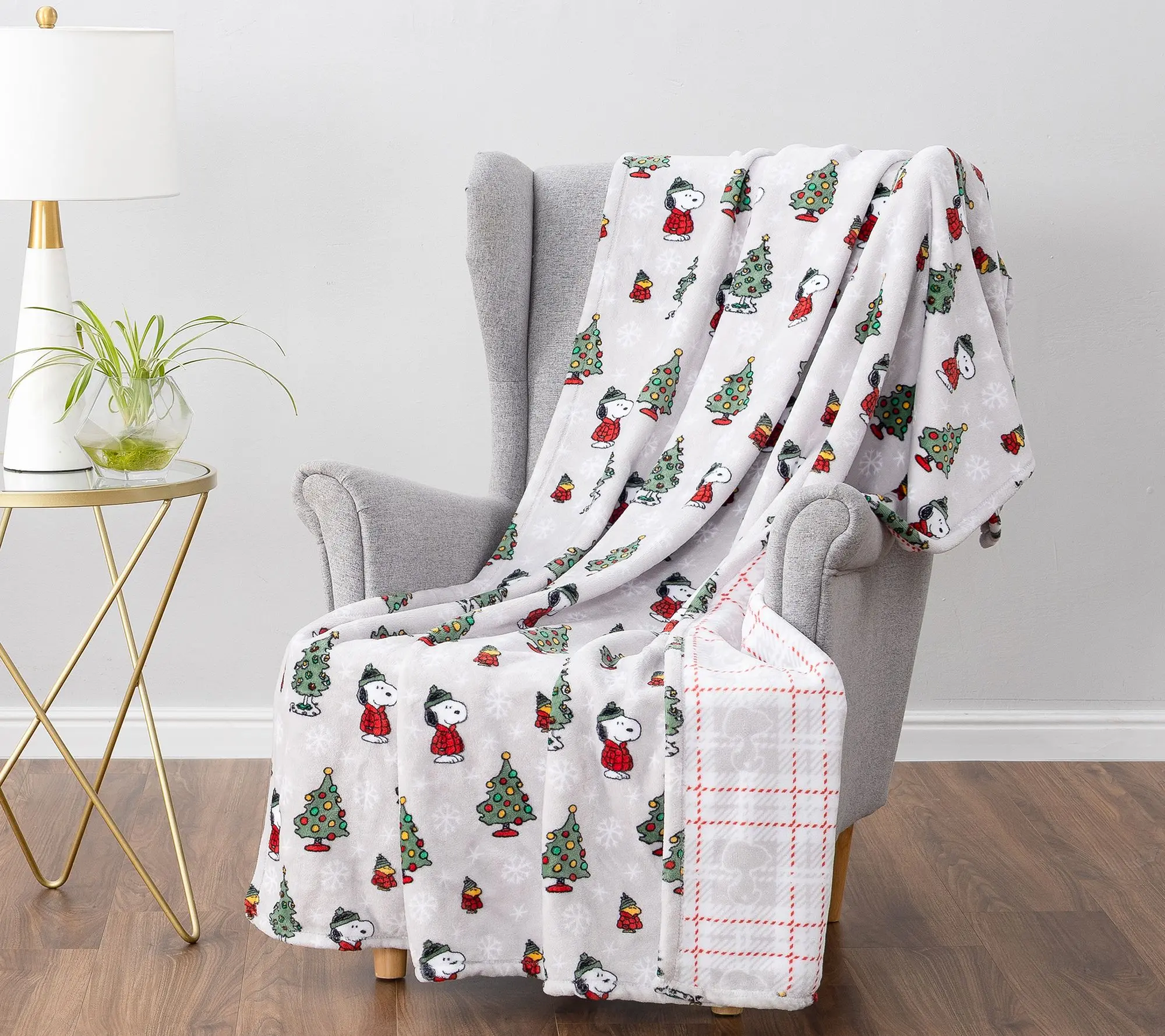 Peanuts Holiday Throw - Tree Park