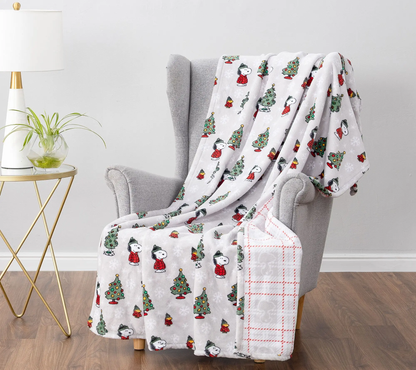 Peanuts Holiday Throw - Tree Park