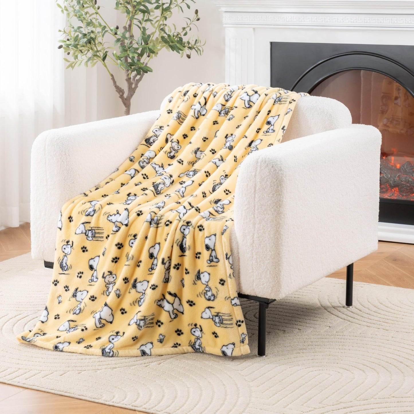 Peanuts Throw - Yellow Paw Print